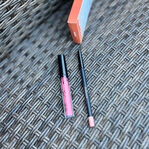 Kylie Cosmetics Matte Lip Kit in the shade Apricot